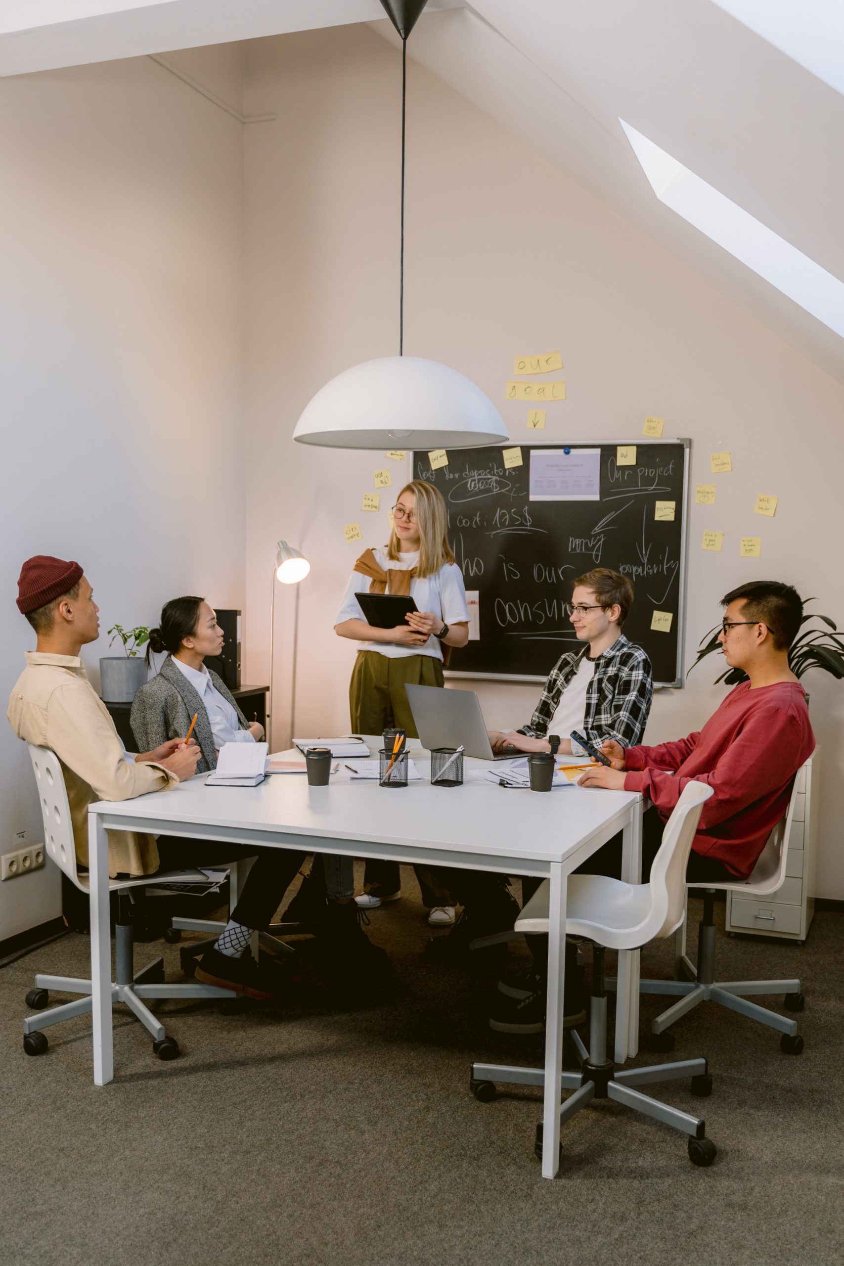 Make the HUGE promise! Develop your brand in just “4 hours” with the help of these marketer’s insights!