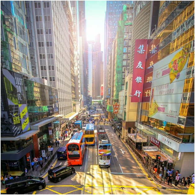Rain, rain, go away! These hidden messages on the streets of Hong Kong left everyone amazed!